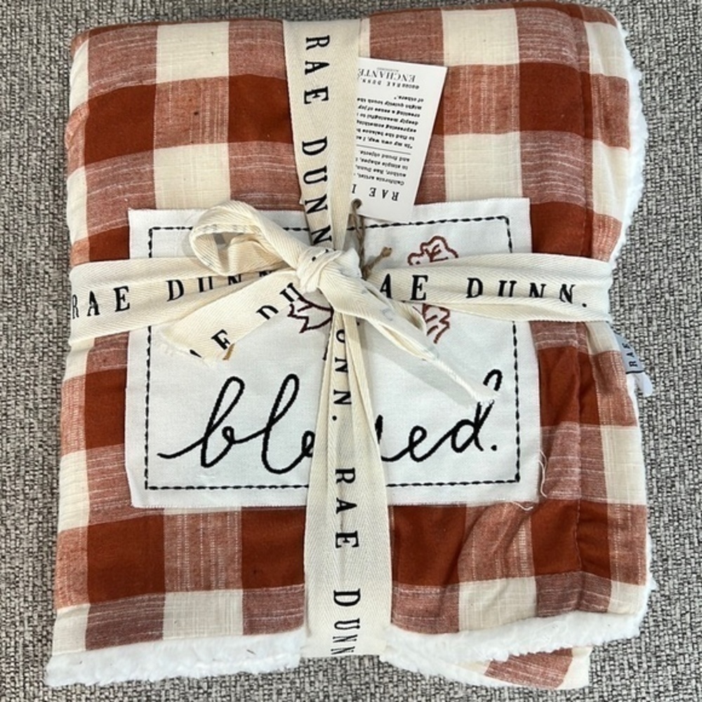 Rae Dunn - ‘Blessed/Leaves’ Rust Plaid/Sherpa throw. NWT. *Last One! - Picture 3 of 6